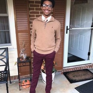 Meet your Posher, Alijah